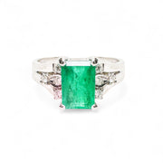 14ct White Gold Emerald & Diamond Ring