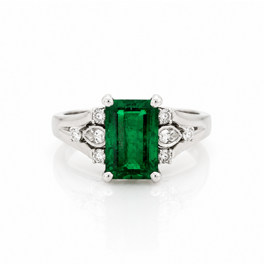 14ct White Gold Emerald & Diamond Ring