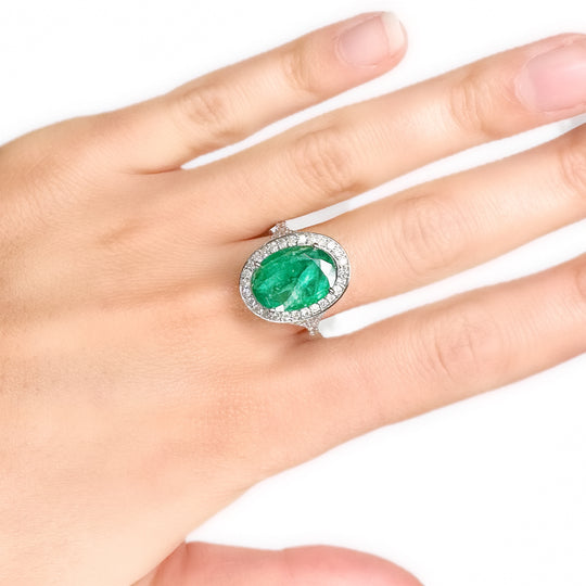 14ct White Gold Emerald & Diamond Ring