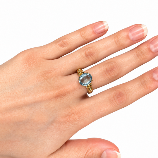 18ct Oval Cut Aquamarine Ring