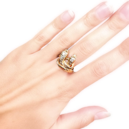 18ct Snake Diamond Ring