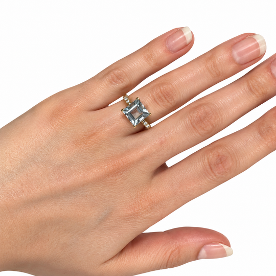 14ct Yellow Gold Topaz & Diamond Ring