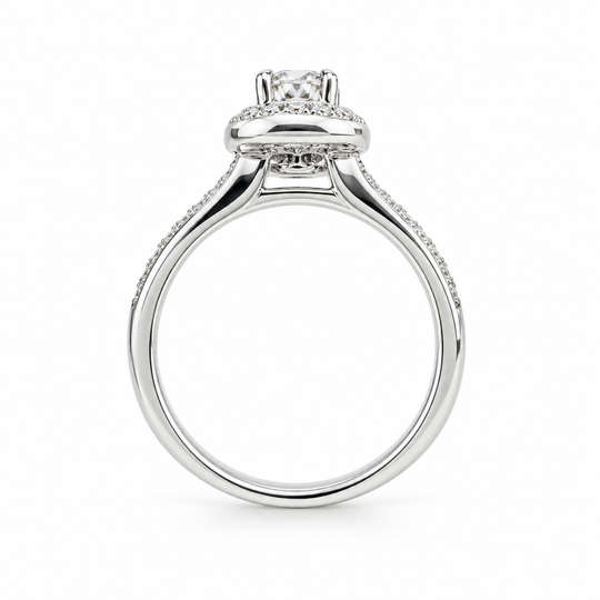 Verlobungsring aus 18 Karat Weißgold mit Halo-Diamant