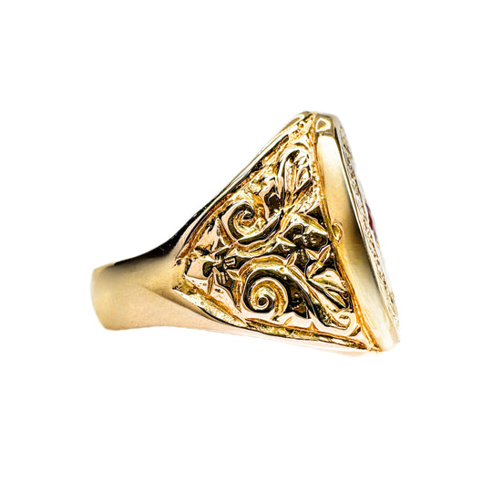 18ct Ruby Star Centred Diamond Ring 