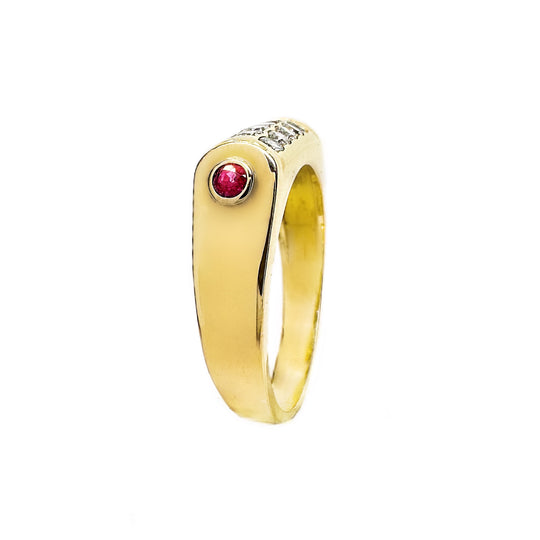 18ct Yellow Gold Diamond & Ruby Ring