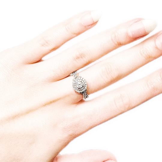 18ct Yellow Gold Diamond Ring With Halo Surround