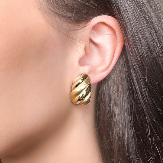 18ct Textured Vintage Earrings 