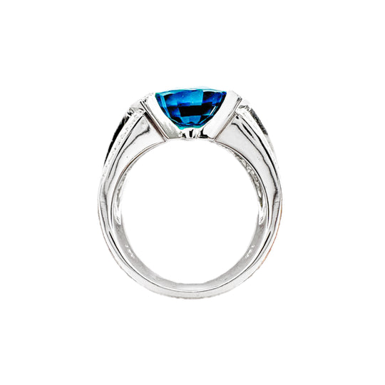 18ct White Gold Zircon & Diamond Ring
