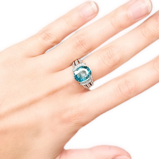 18ct White Gold Zircon & Diamond Ring