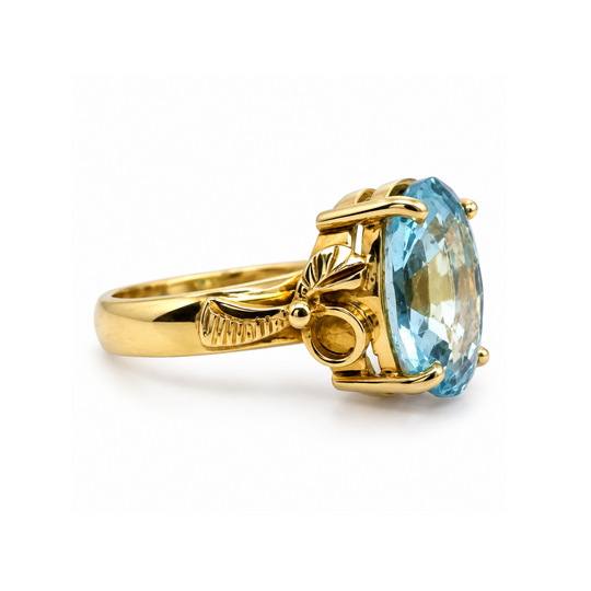 18ct Oval Cut Aquamarine Ring