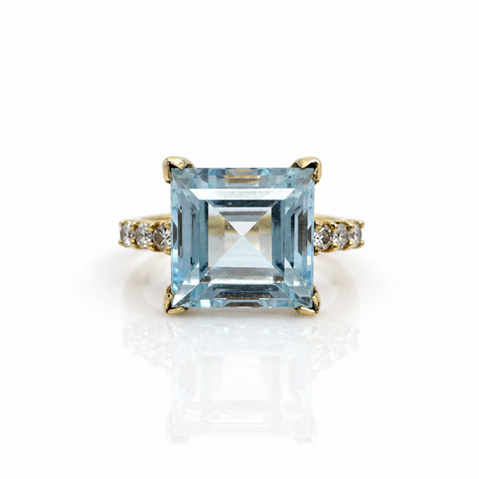 14ct Yellow Gold Topaz & Diamond Ring -