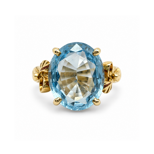 18ct Oval Cut Aquamarine Ring