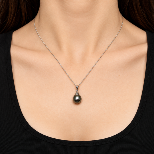14ct White Gold Black Pearl Pendant