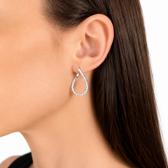18ct Teardrop Diamond Earrings