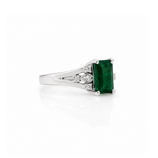14 Karat Weißgold-Ring mit Smaragd und Diamant