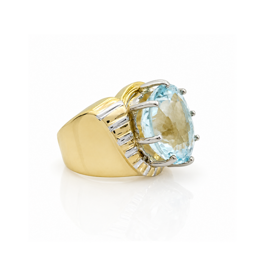18ct Aquamarine & Diamond Ring 