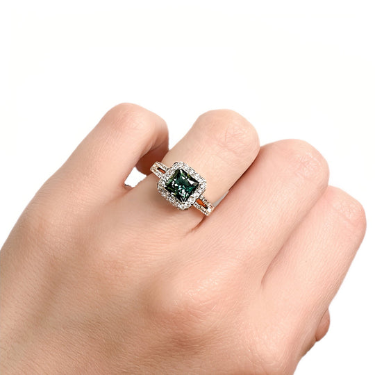 18ct White Gold Green Sapphire & Diamond Ring